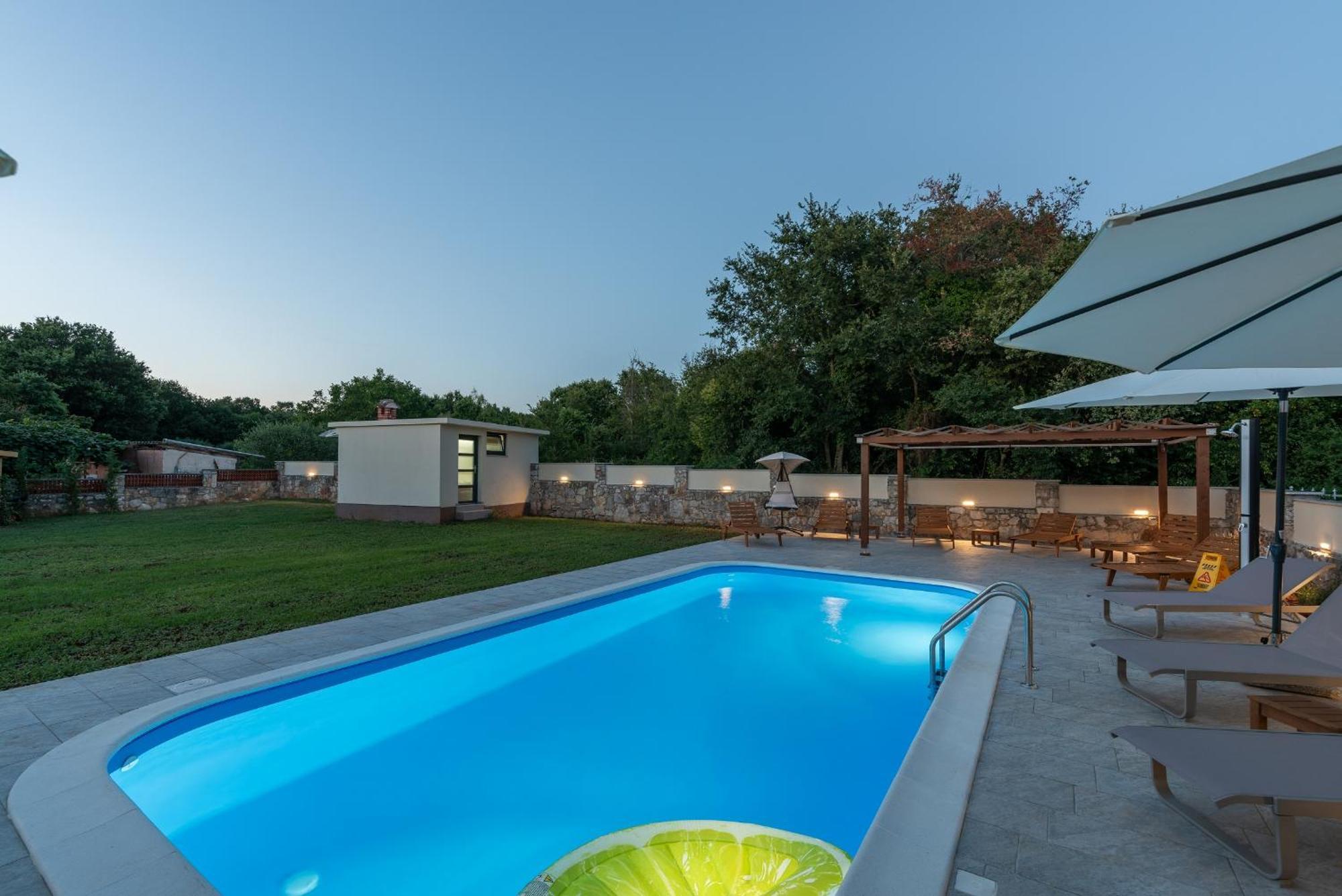 App Sandro With Common Pool Poreč Exterior foto