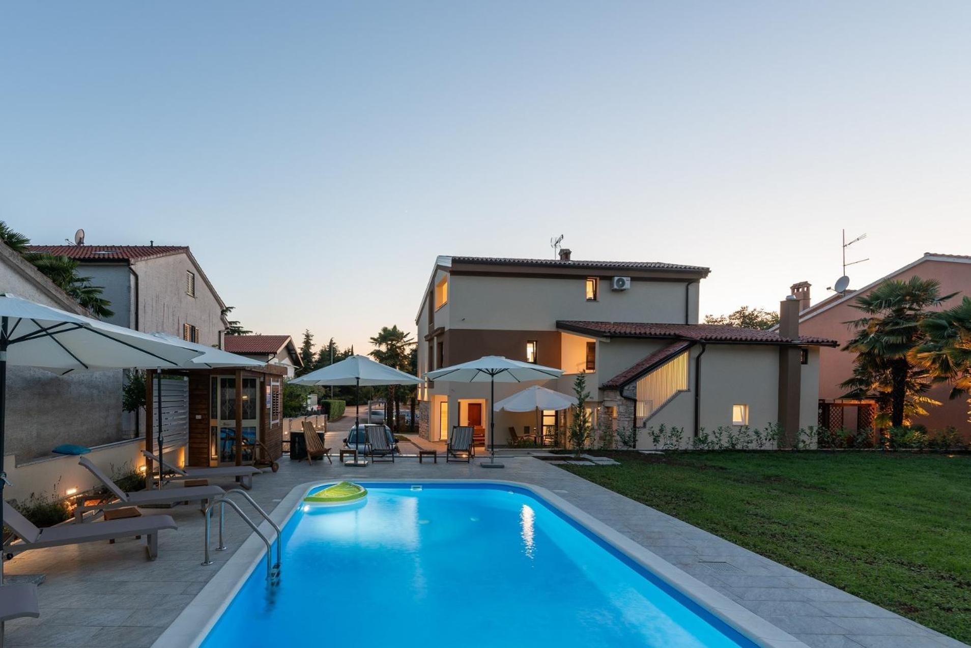 App Sandro With Common Pool Poreč Exterior foto