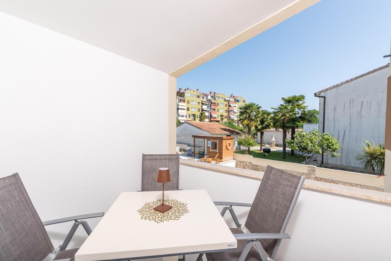 App Sandro With Common Pool Poreč Habitación foto